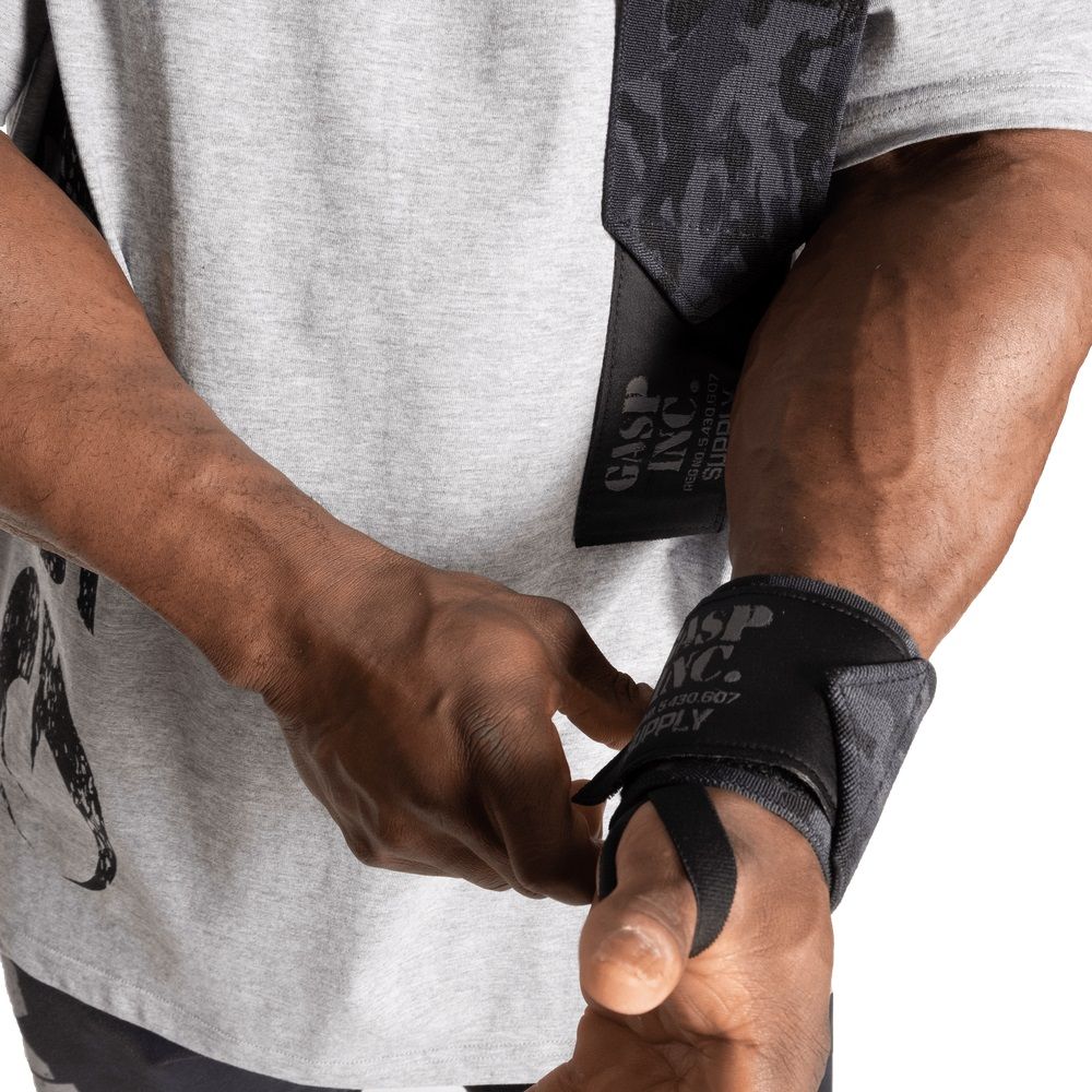 GASP INC - HD WRIST WRAPS - HEAVY DUTY WRIST WRAPS 24" DARK CAMO - TEREPMINTÁS CSUKLÓSZORÍTÓ GASP INC - HD WRIST WRAPS - HEAVY DUTY WRIST WRAPS 24" DARK CAMO - TEREPMINTÁS CSUKLÓSZORÍTÓ