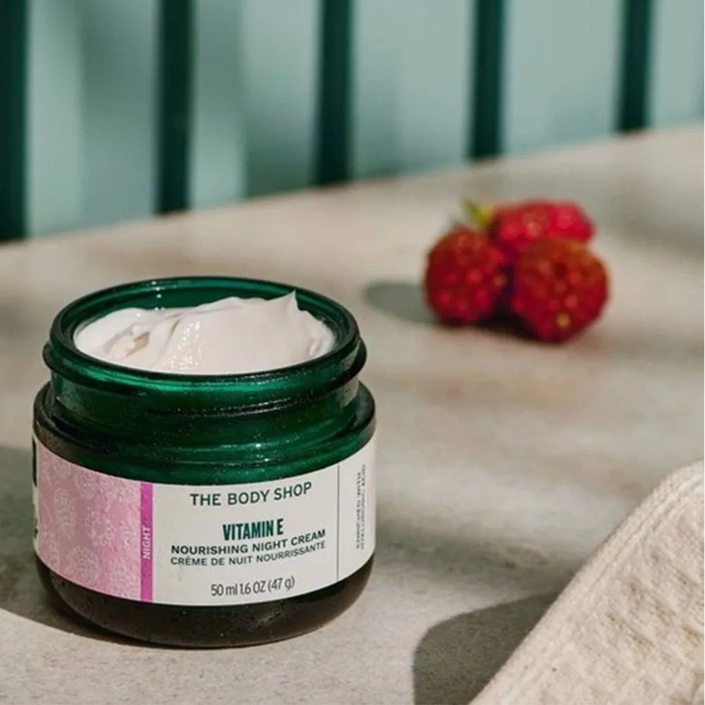 THE BODY SHOP - NIGHT CREAM VITAMIN E - ÉJSZAKAI ARCKRÉM E-VITAMINNAL - 50 ML THE BODY SHOP - NIGHT CREAM VITAMIN E - ÉJSZAKAI ARCKRÉM E-VITAMINNAL - 50 ML