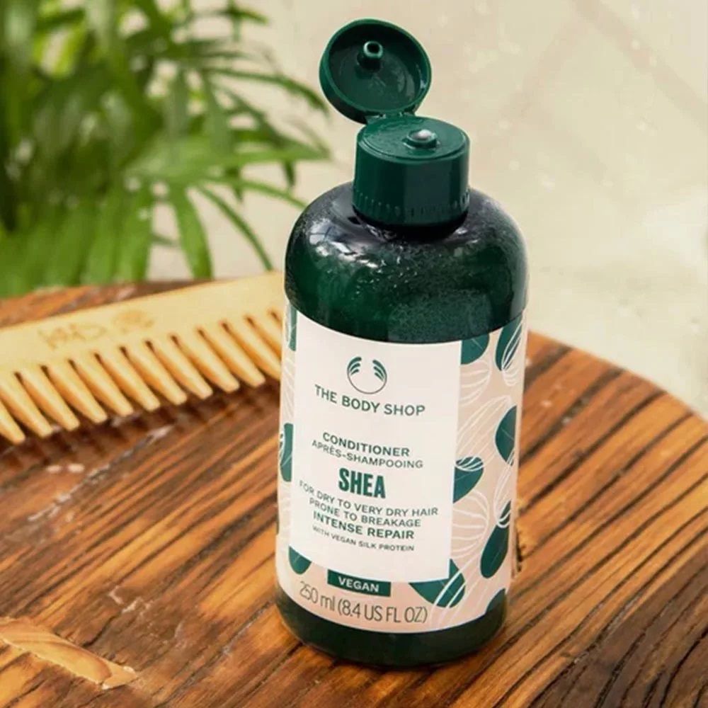THE BODY SHOP - SHEA CONDITIONER - SHEÁS HAJBALZSAM - 250 ML THE BODY SHOP - SHEA CONDITIONER - SHEÁS HAJBALZSAM - 250 ML